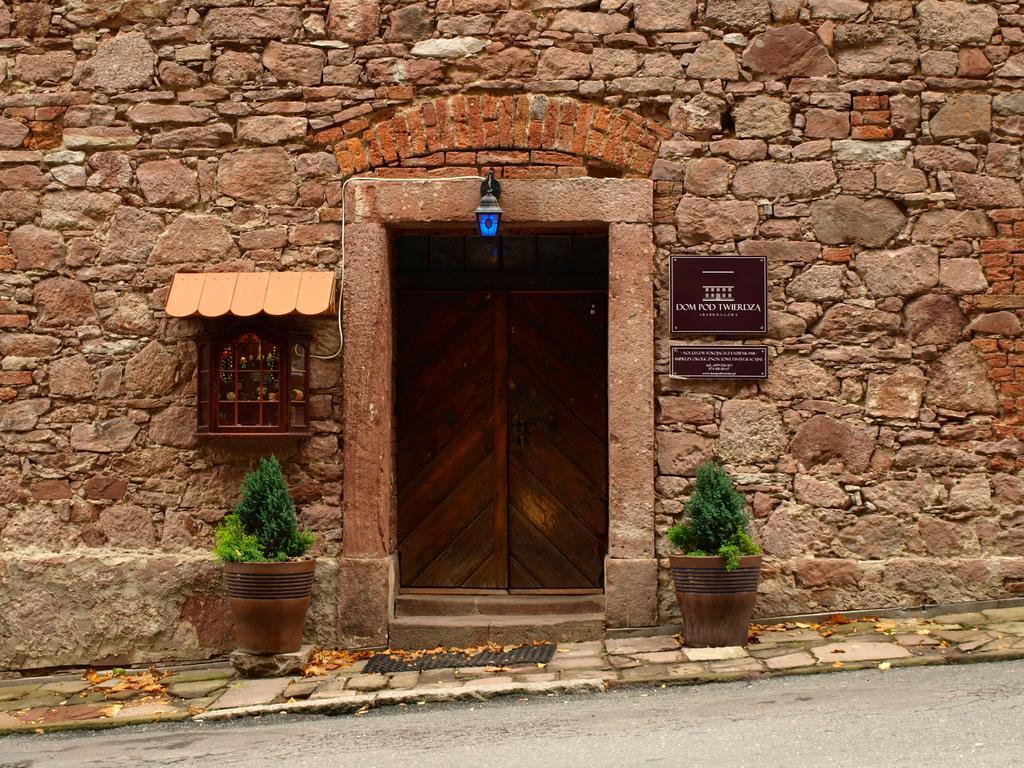 Dom Pod Twierdza Srebrna Góra Dış mekan fotoğraf